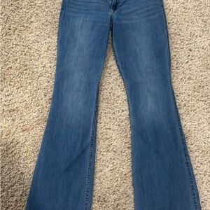 Hollister Flare Jeans in Classic Blue size 29 long